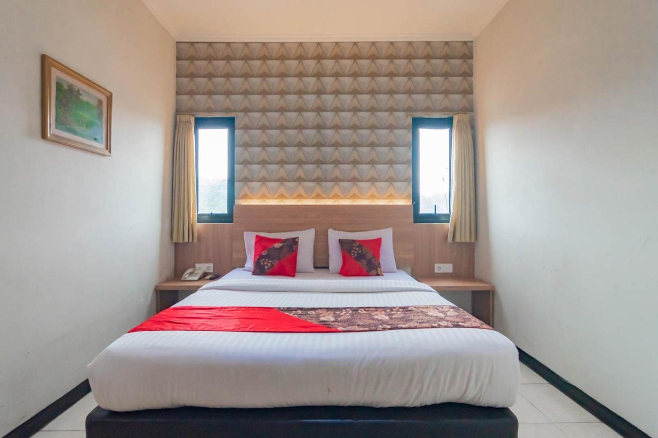 Cihampelas Hotel 2 Mitra Reddoorz باندونج المظهر الخارجي الصورة