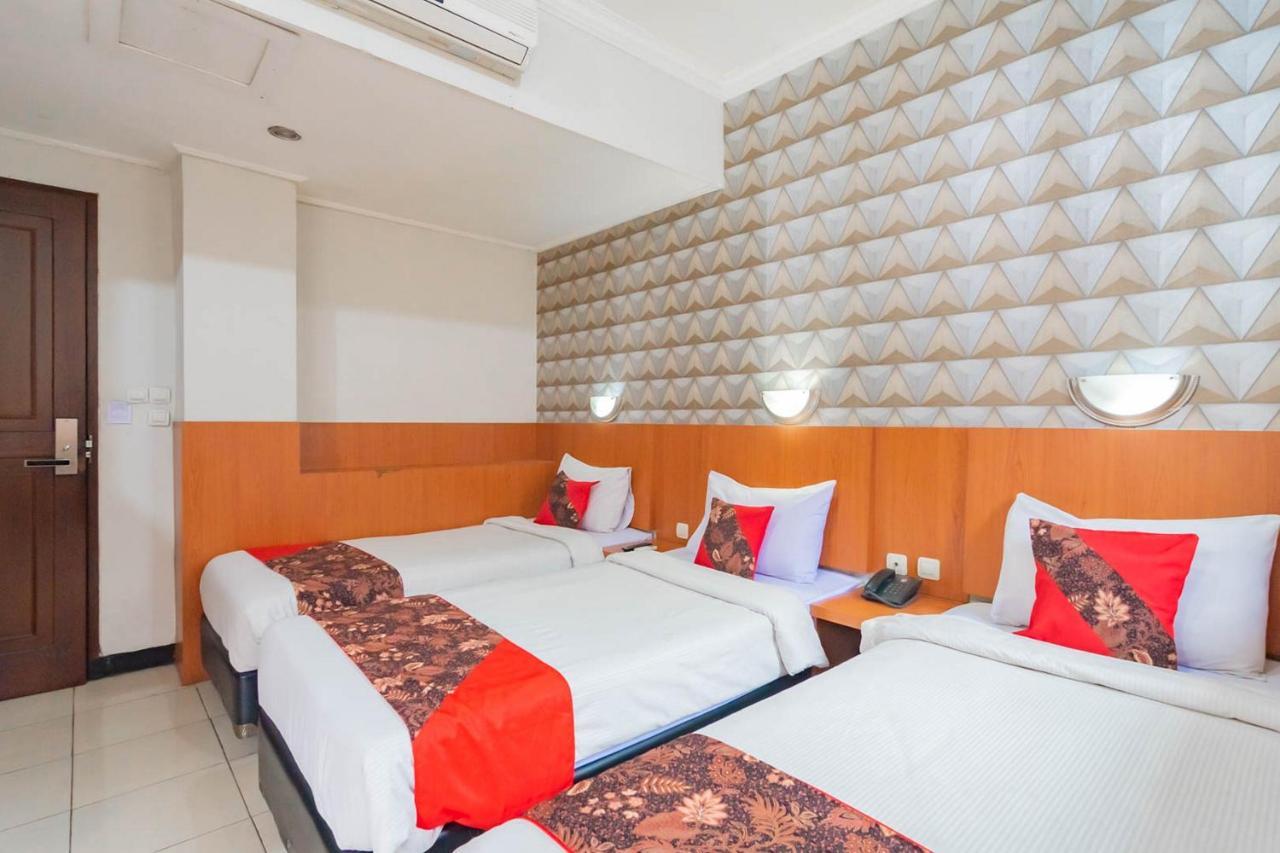 Cihampelas Hotel 2 Mitra Reddoorz باندونج المظهر الخارجي الصورة