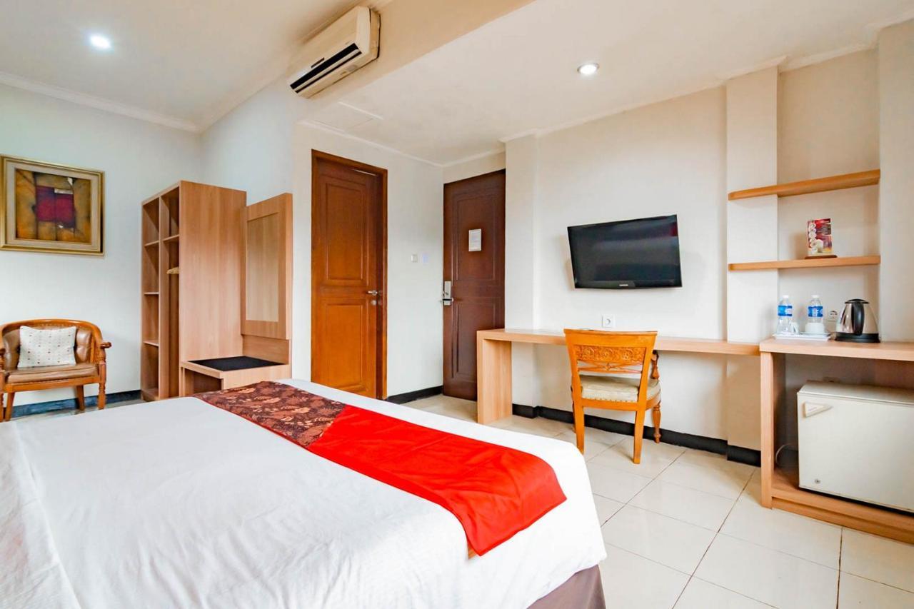 Cihampelas Hotel 2 Mitra Reddoorz باندونج المظهر الخارجي الصورة