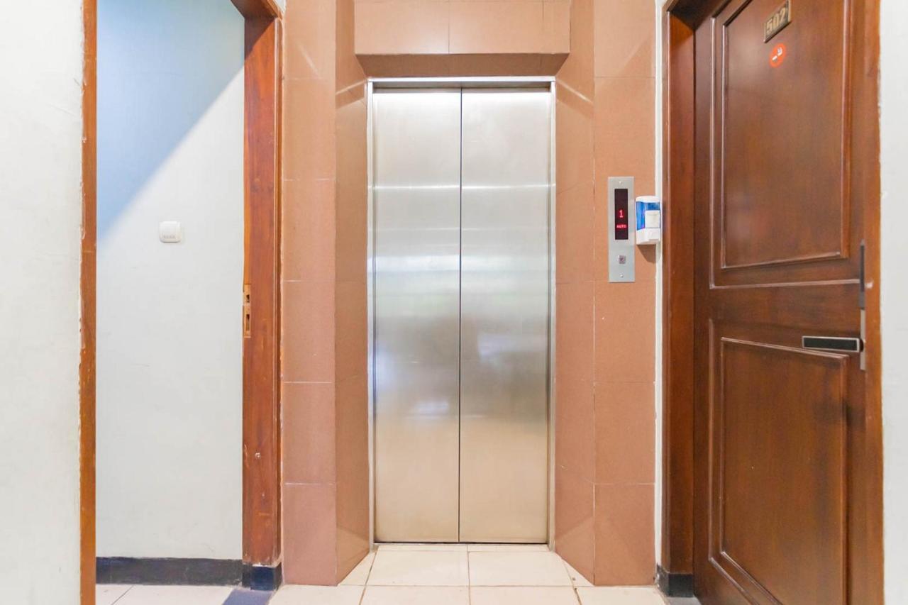 Cihampelas Hotel 2 Mitra Reddoorz باندونج المظهر الخارجي الصورة
