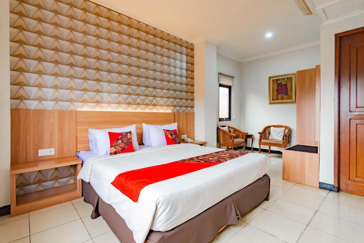 Cihampelas Hotel 2 Mitra Reddoorz باندونج المظهر الخارجي الصورة