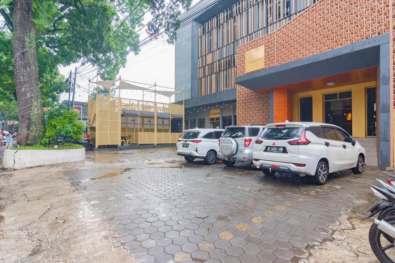 Cihampelas Hotel 2 Mitra Reddoorz باندونج المظهر الخارجي الصورة