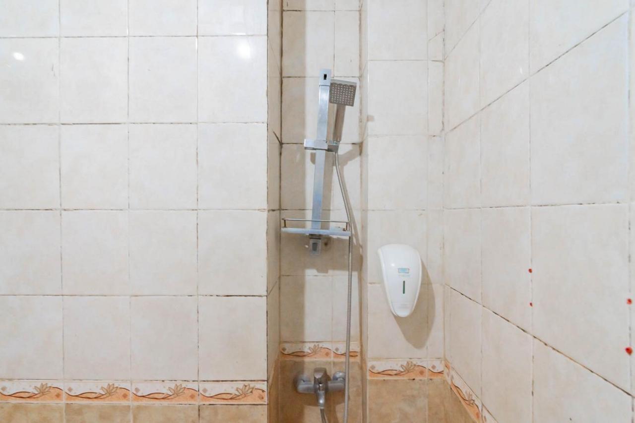 Cihampelas Hotel 2 Mitra Reddoorz باندونج المظهر الخارجي الصورة