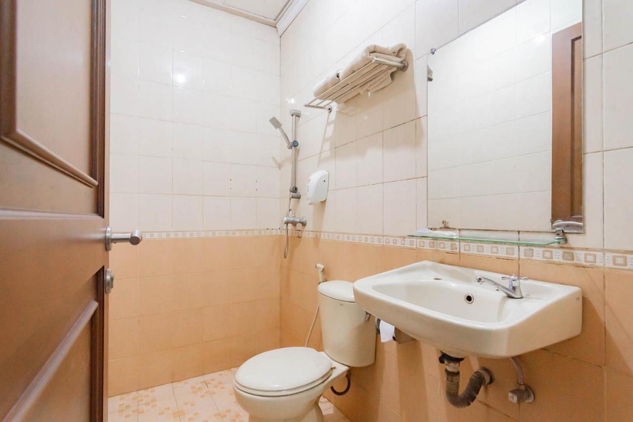 Cihampelas Hotel 2 Mitra Reddoorz باندونج المظهر الخارجي الصورة