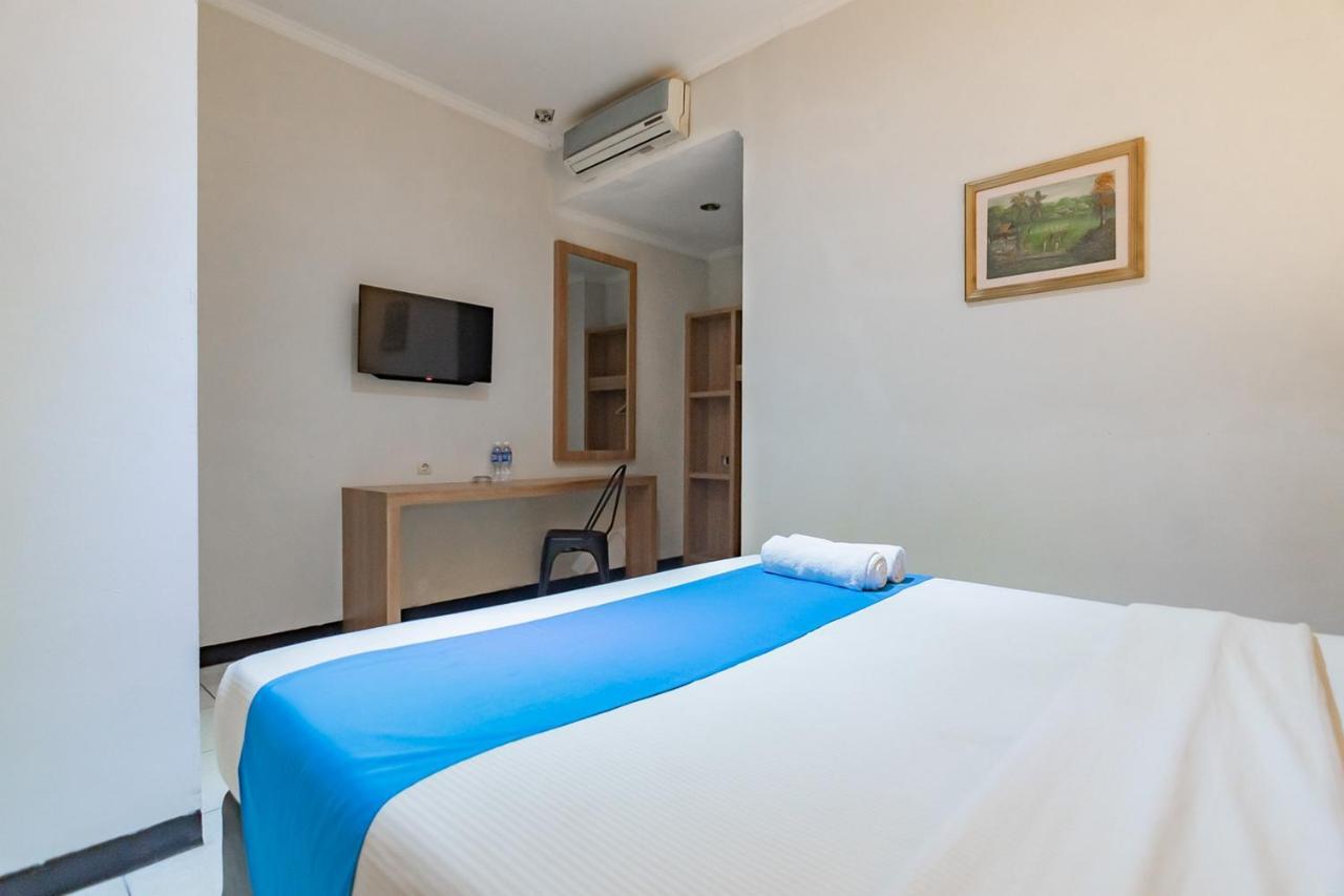 Cihampelas Hotel 2 Mitra Reddoorz باندونج المظهر الخارجي الصورة