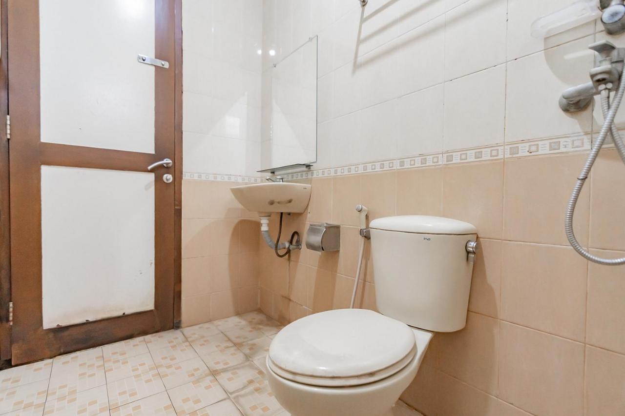 Cihampelas Hotel 2 Mitra Reddoorz باندونج المظهر الخارجي الصورة