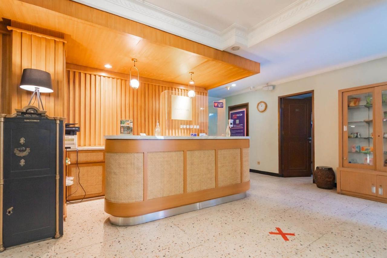 Cihampelas Hotel 2 Mitra Reddoorz باندونج المظهر الخارجي الصورة